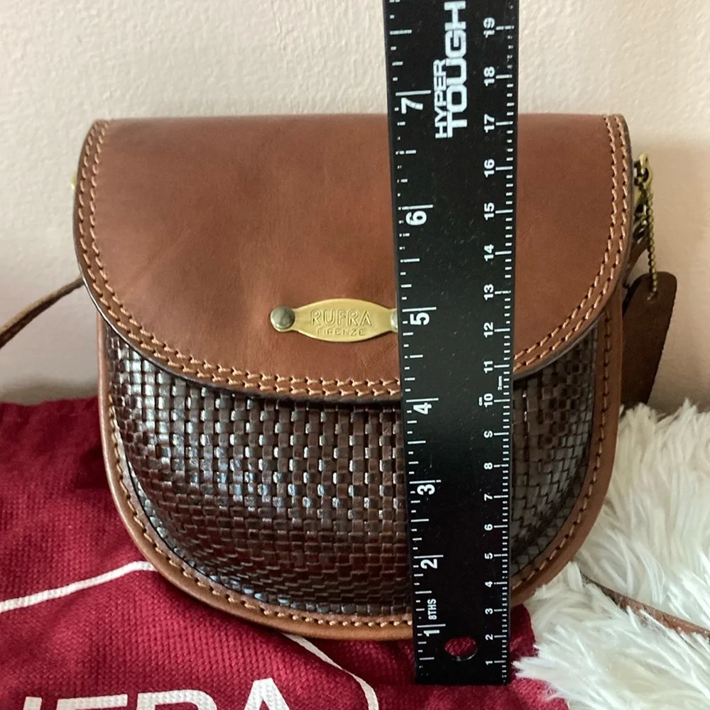 Italian Saddle Crossbody Handbag - Picture 7 of 16
